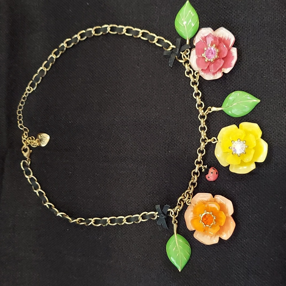 NWT Betsey Johnson VINTAGE FLOWERS & LADYBUG NECKLACE